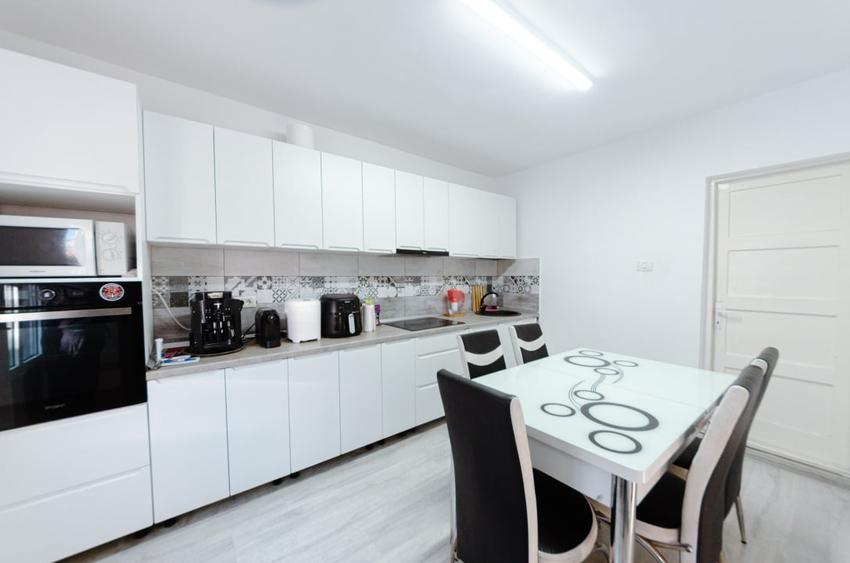 Casa cu 3 camere si 785 mp teren, zona Micalaca, Arad - 5