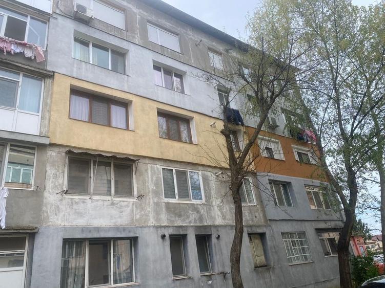 Vand apartament 2 camere decomandat, - 2