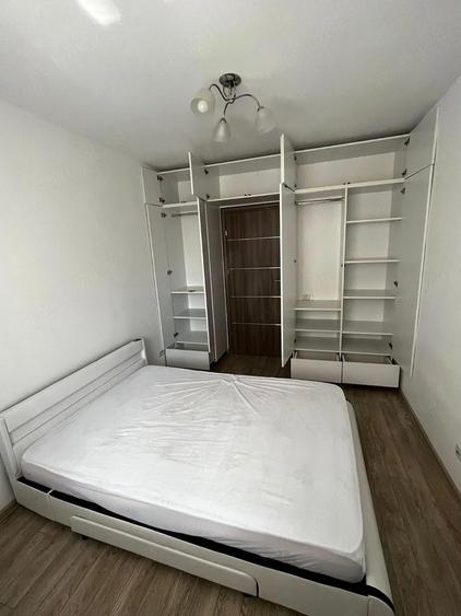 Apartament 3 camere de vanzare Aparatorii Patriei Metalurgiei - 1