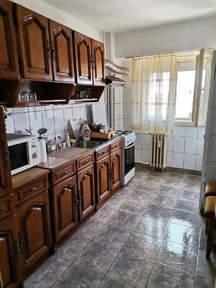 Apartament cu 2 camere decomandat în Intim