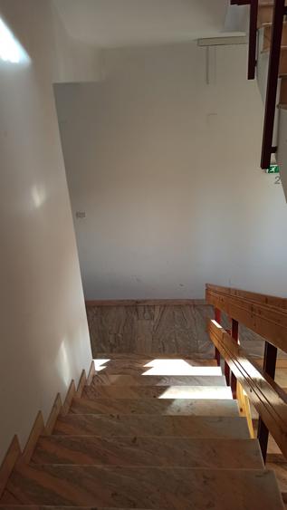 Basarabia - Morarilor (Soseaua Vergului )  spatii birouri in imobil  P+4 - 9