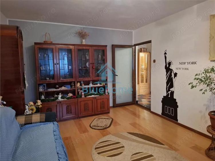 Apartament 3 camere, decomandat, etaj 2, 1Mai - 1