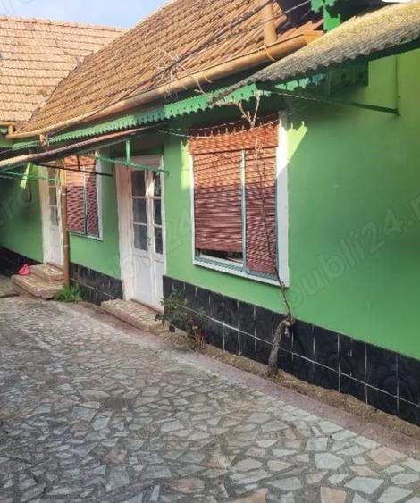 Vând casa în Ciclova Romana - 2