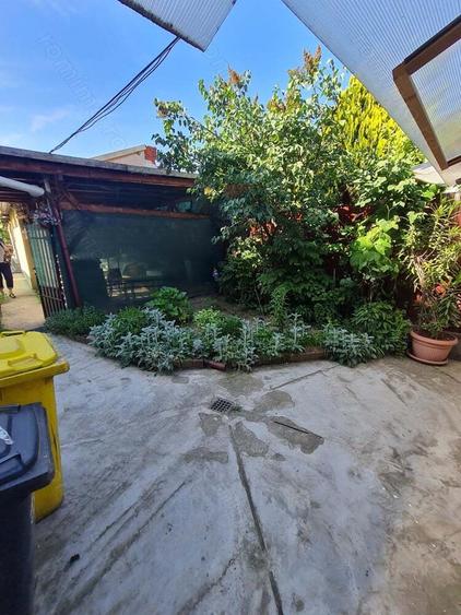 Vanzare casa cu anexa locuibila si teren - 9