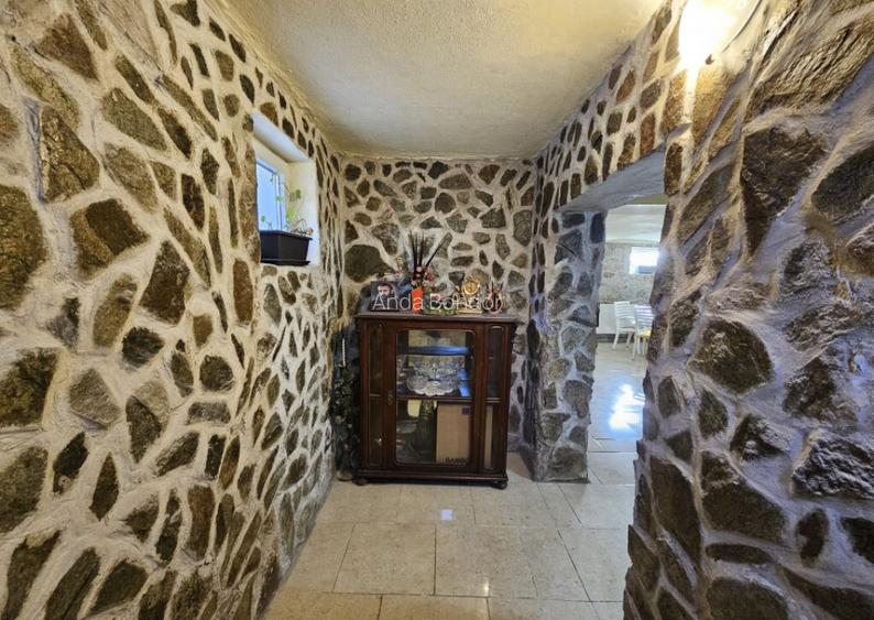 Casa mare, solida, Timisoara, D+P, 5 camere, 2 bai, Zona Li