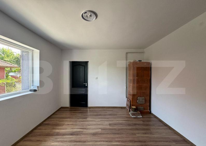 Casa cu 2 camere si cu o superba priveliste spre Castelul Co - 1