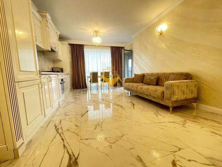 Apartament cu 3 camere semidecomandat, mobilat în Florești