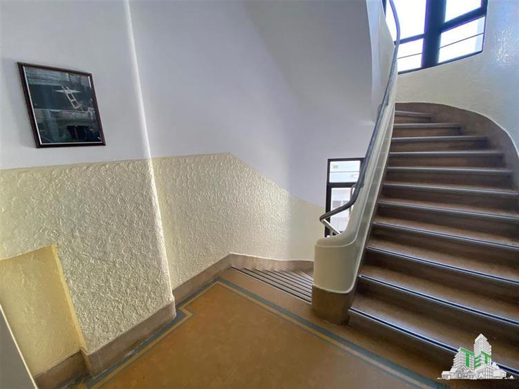Apartament de vanzare cu 5 camere, imobil consolidat - 13
