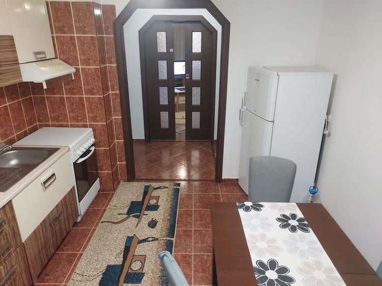 Inchiriez apartament 3 camere Zona Corina cartier Tudor - 7