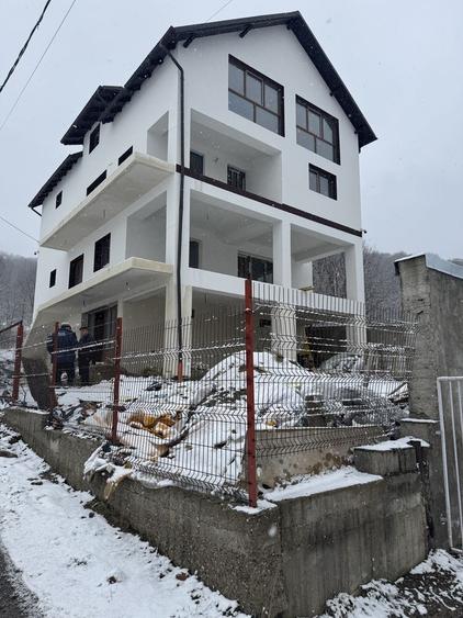 Vand casa cu 4 nivele - 5