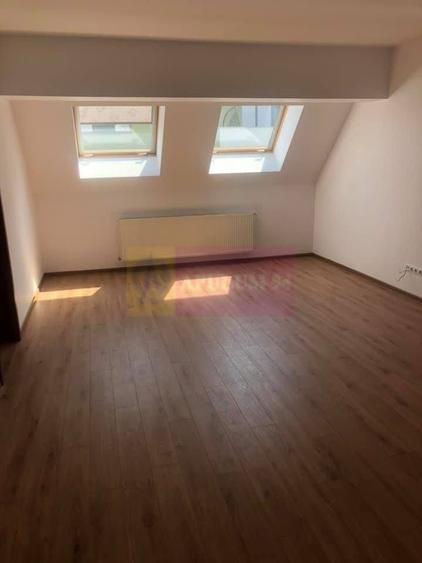 Spatiu birouri Drumul Sarii. - 12