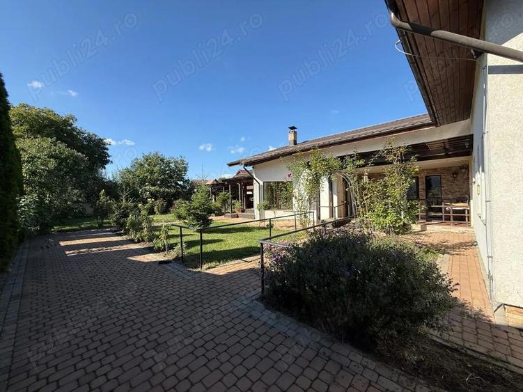 Proprietate Deosebita in Radauti . Casa de vanzare cu 1000mp2 teren direct proprietar Comision 0% - 9