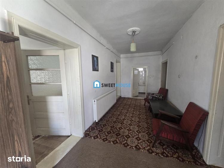 Casă cu 3 camere cu Teren 418 Mp în Central