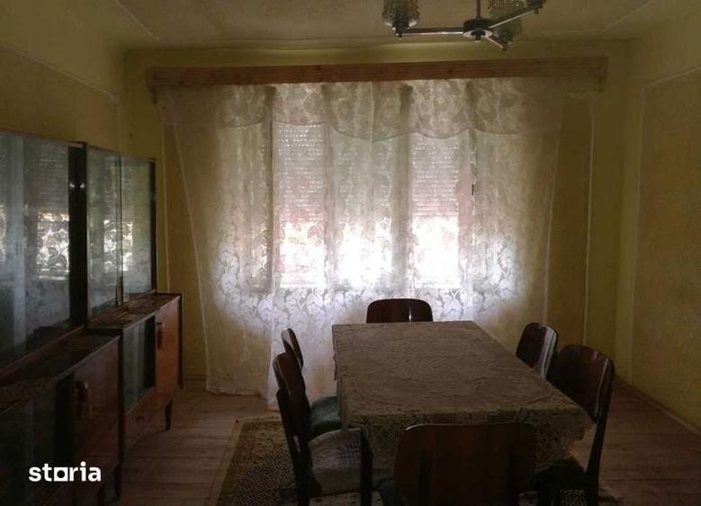 Casă cu 4 camere cu Teren 1100 Mp în Bozovici