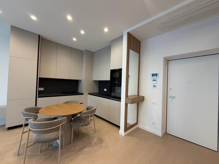 Apartament cu 2 camere decomandat în Aviației
