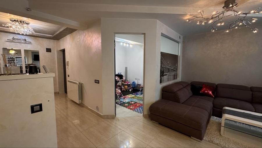 Apartament cu 2 camere decomandat în Florești
