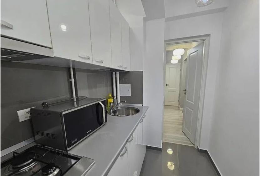 Apartament cu 2 camere semidecomandat, mobilat în Calea Victoriei
