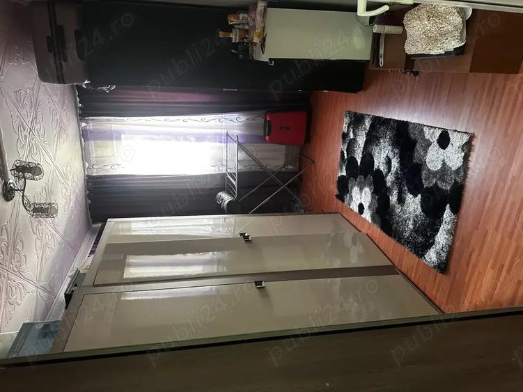 Apartament cu 3 camere decomandat în Găești