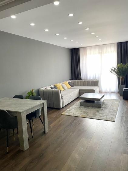 Apartament cu 3 camere decomandat în Fundeni