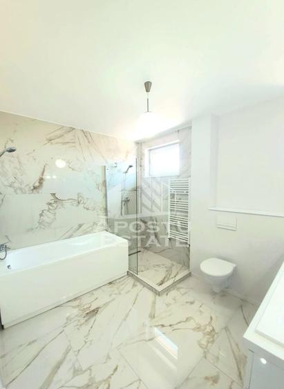 Apartament cu 3 camere semidecomandat în Malul Mureșului