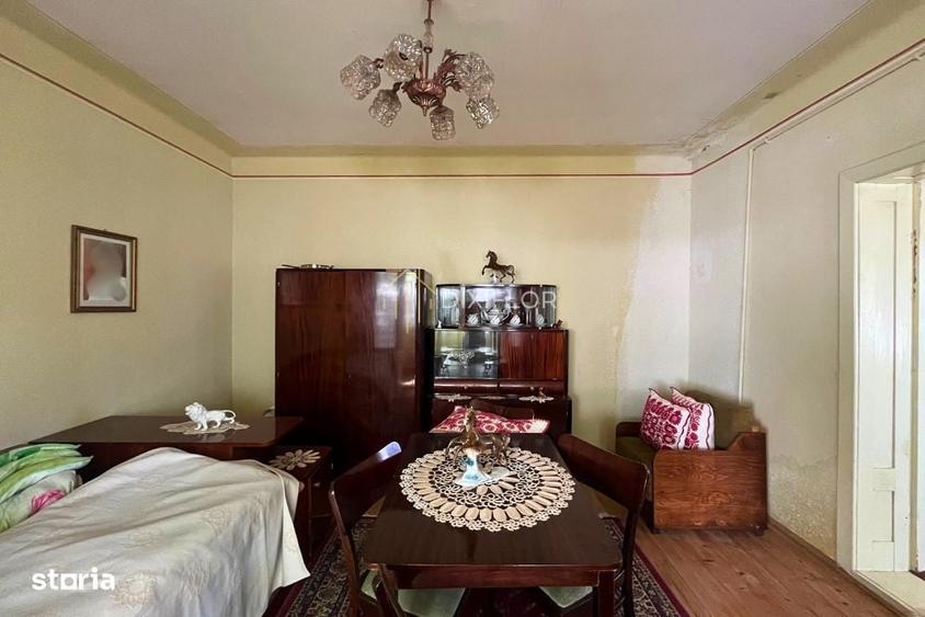 Casă cu 4 camere cu Teren 2349 Mp în Criș