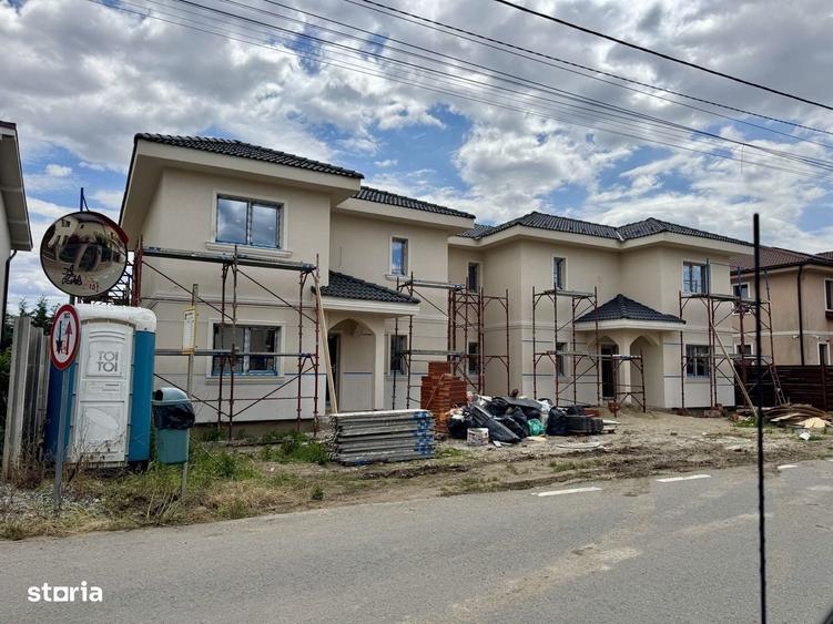 Casă cu 4 camere în Dumbrăvița