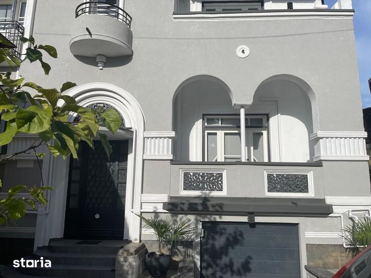 Casă cu 9 camere cu Teren 120 Mp în Eminescu