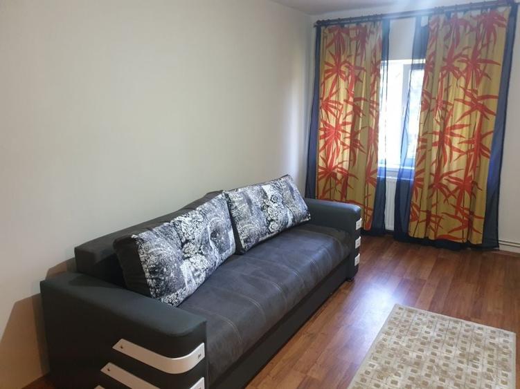 Garsonieră decomandată în Coman