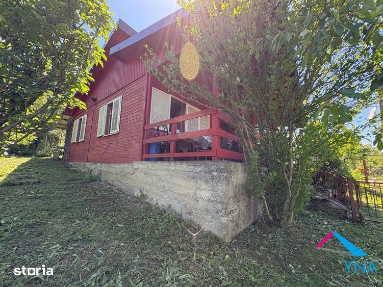 Casă cu 3 camere cu Teren 1274 Mp în Buhoci