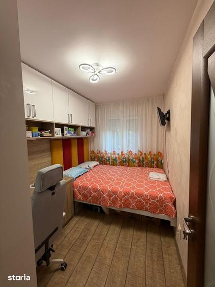 Apartament cu 3 camere decomandat în Micro 17