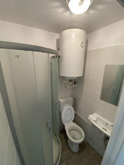Garsonieră decomandată în Apărătorii Patriei