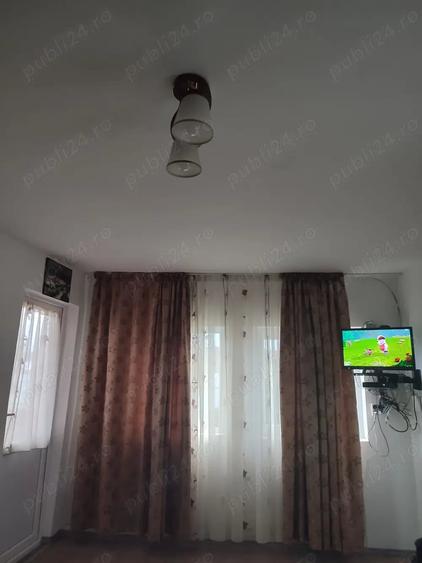 Casă cu 3 camere cu Teren 2500 Mp în Podu Turcului