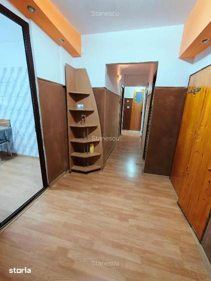 Apartament cu 3 camere decomandat în Berceni