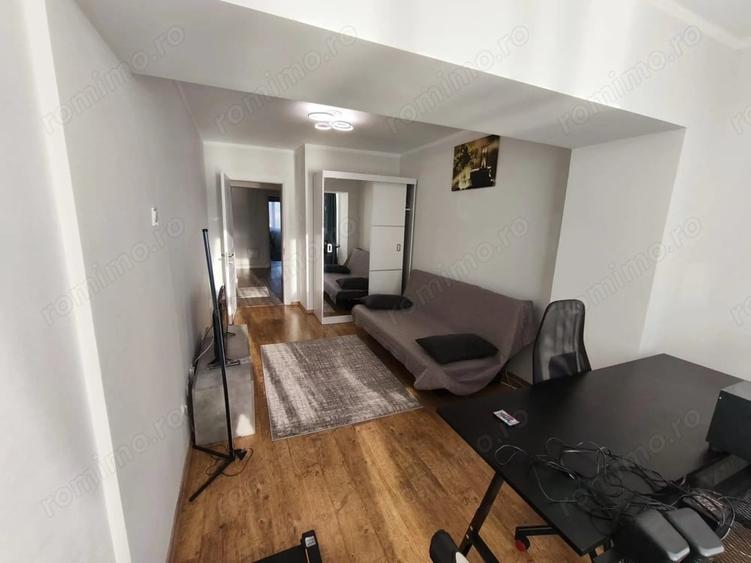 Apartament cu 3 camere decomandat în Faleză