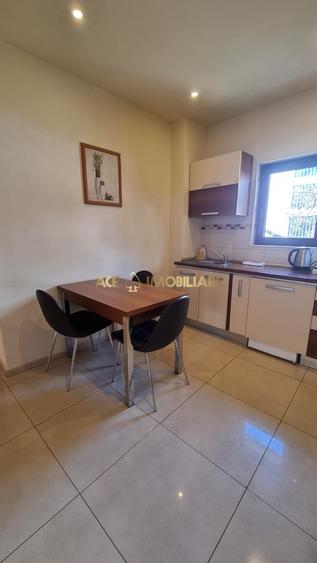 Apartament cu 2 camere decomandat, mobilat în Romană