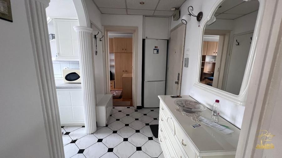 Apartament cu 3 camere decomandat, mobilat în Central