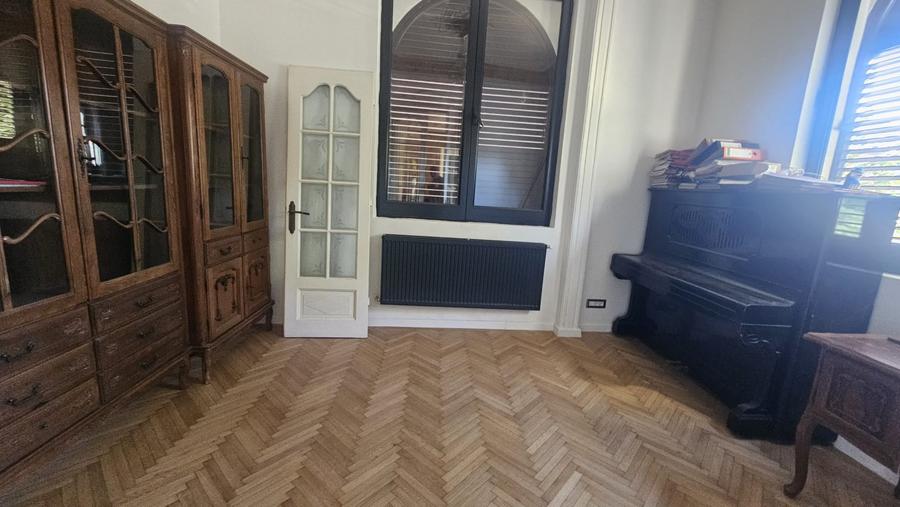 Casă cu 4 camere cu Canalizare în Moșilor