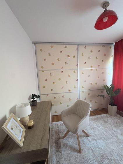 Apartament cu 3 camere semidecomandat în Central