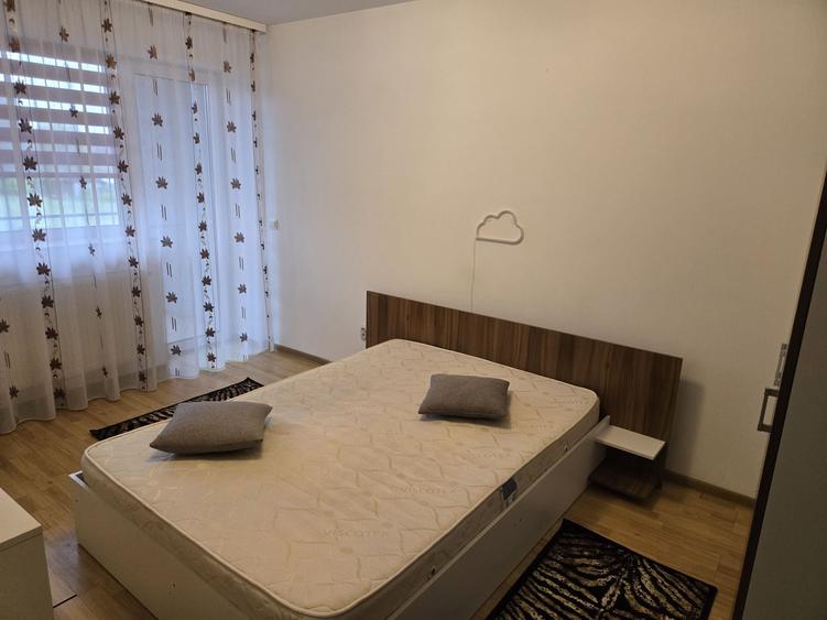 Apartament cu 3 camere decomandat în Valea Moșneagului