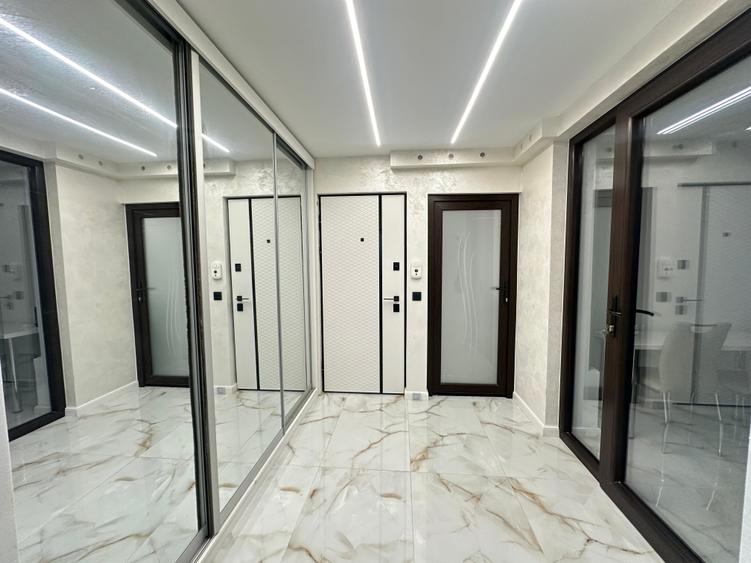 Apartament cu 2 camere decomandat în Micro 20