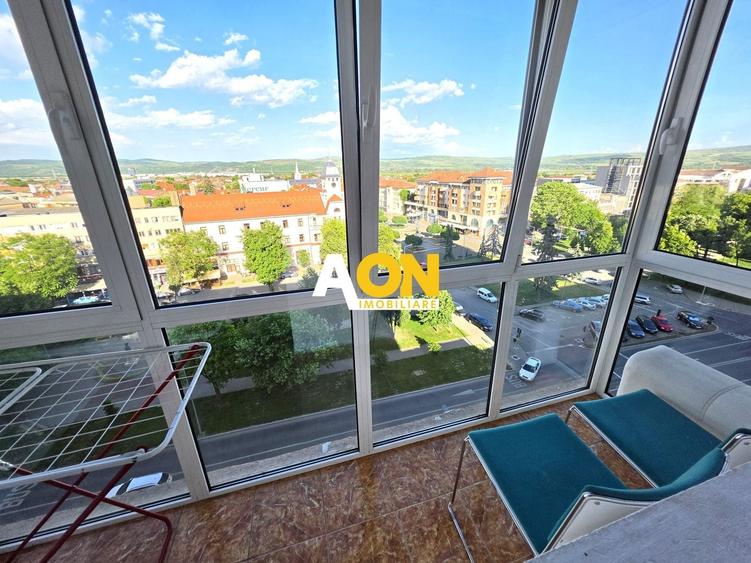 Apartament cu 3 camere decomandat, mobilat în Central