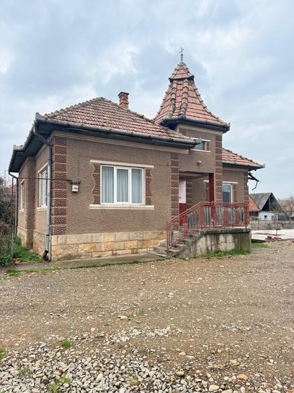 Spațiu comercial, de 1,250 mp, în Florești