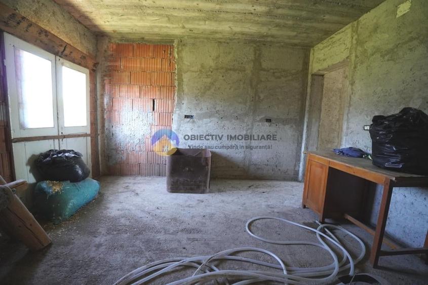 Casă cu 3 camere cu Teren 600 Mp în Cut