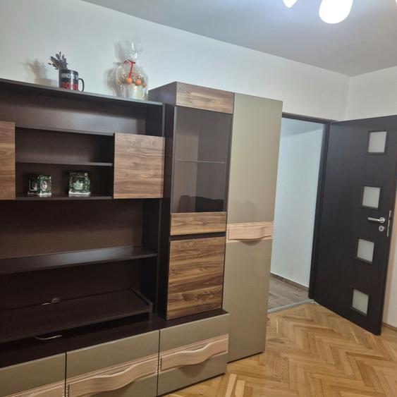 Apartament cu 3 camere în Astra