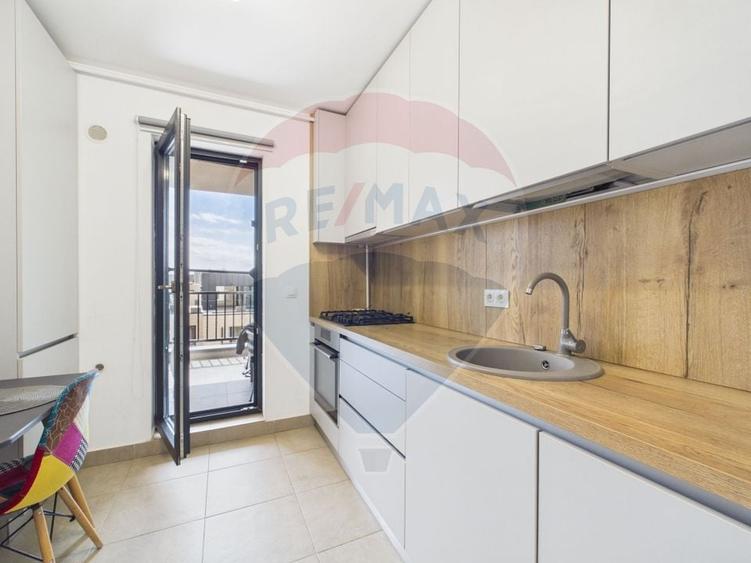 Apartament cu 3 camere decomandat, mobilat în Central