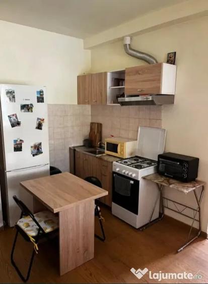 Garsonieră decomandată în Noua