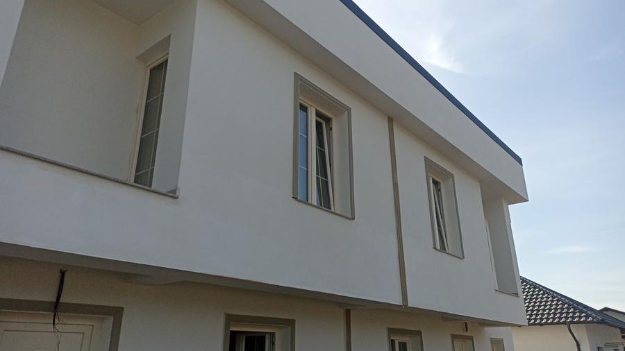 Duplex cu 5 camere cu Teren 450 Mp în Central