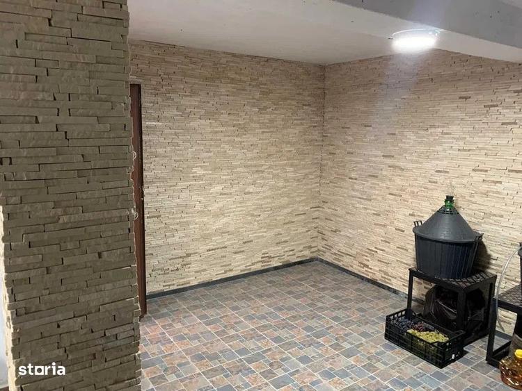 Casă cu 4 camere în Ovidiu
