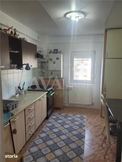 Apartament cu 3 camere decomandat, mobilat în Mioriței