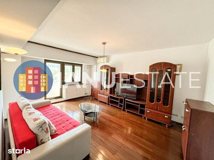 Apartament cu 3 camere semidecomandat în Centrul Civic